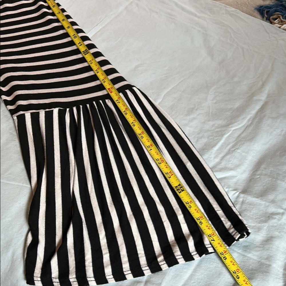 Les Amis Black and White Asymmetrical Top - Picture 10 of 11